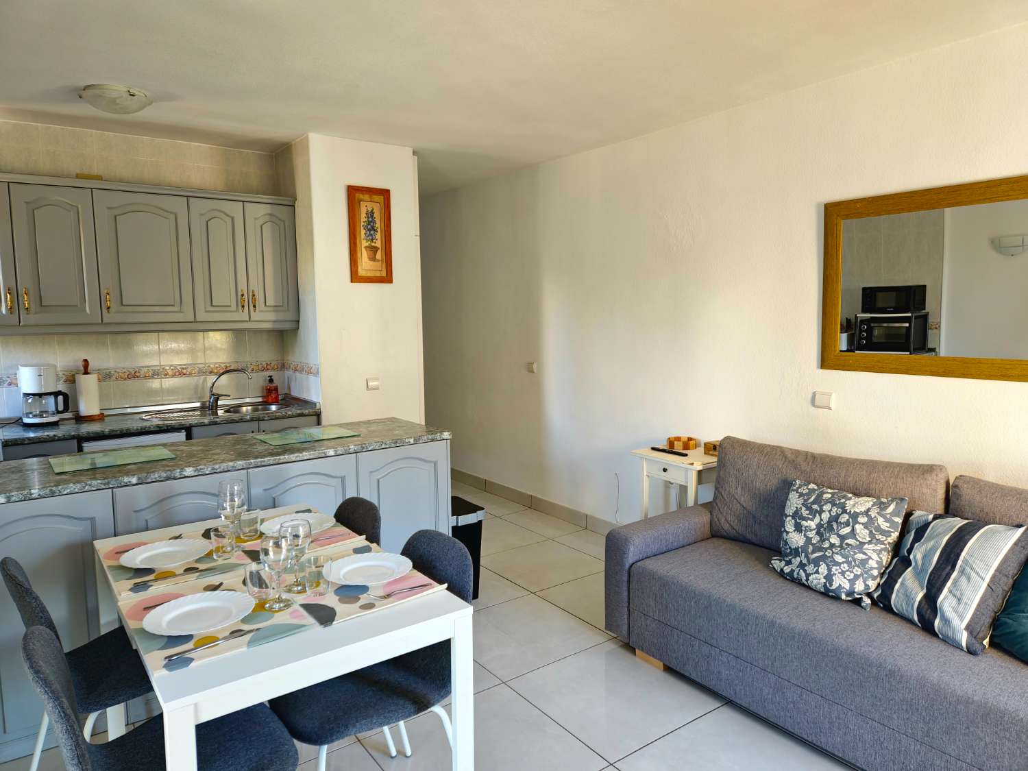 FANTASTIC RENOVATED 1 BEDROOM APARTMENT