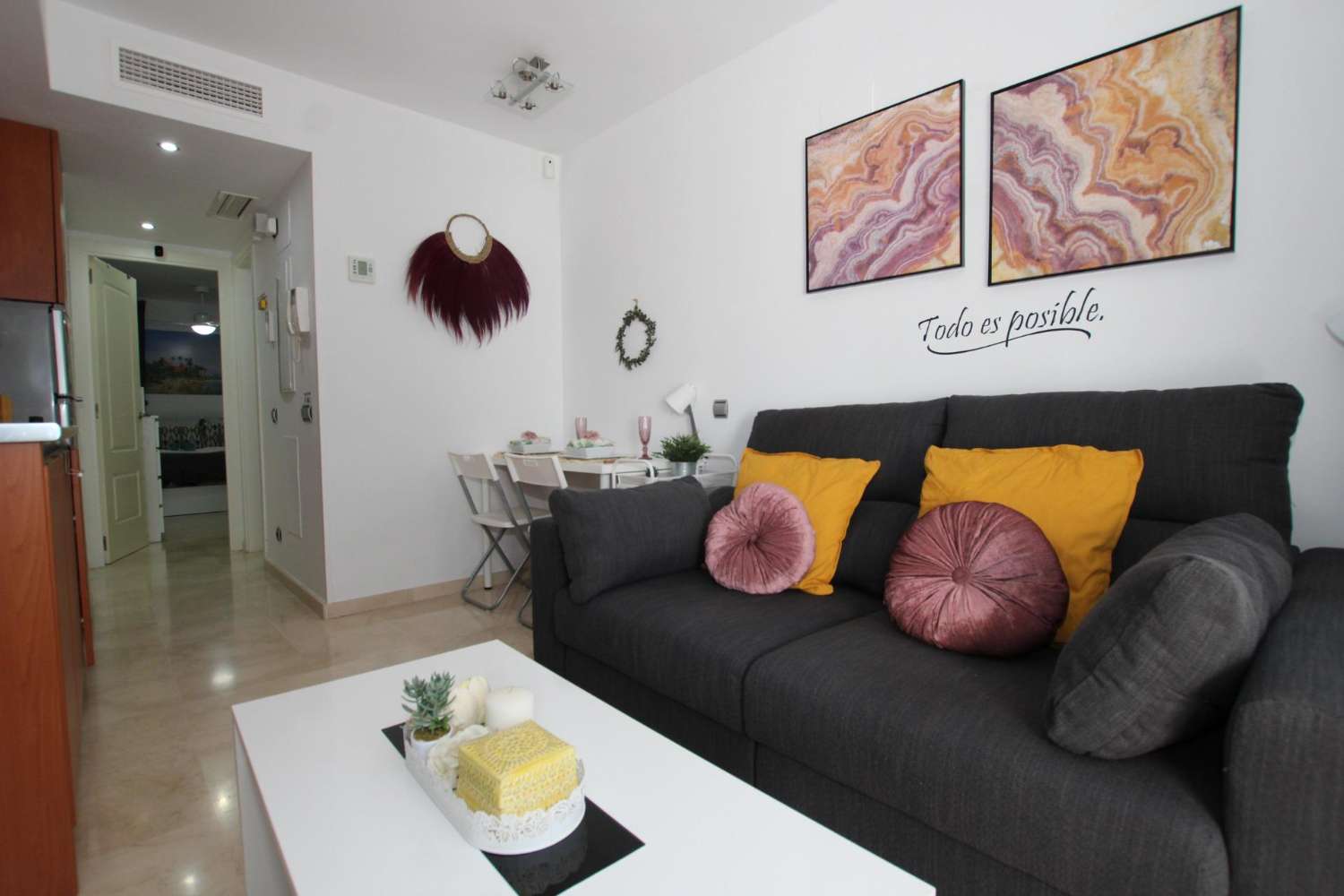 FANTASTIC RENOVATED 1 BEDROOM APARTMENT