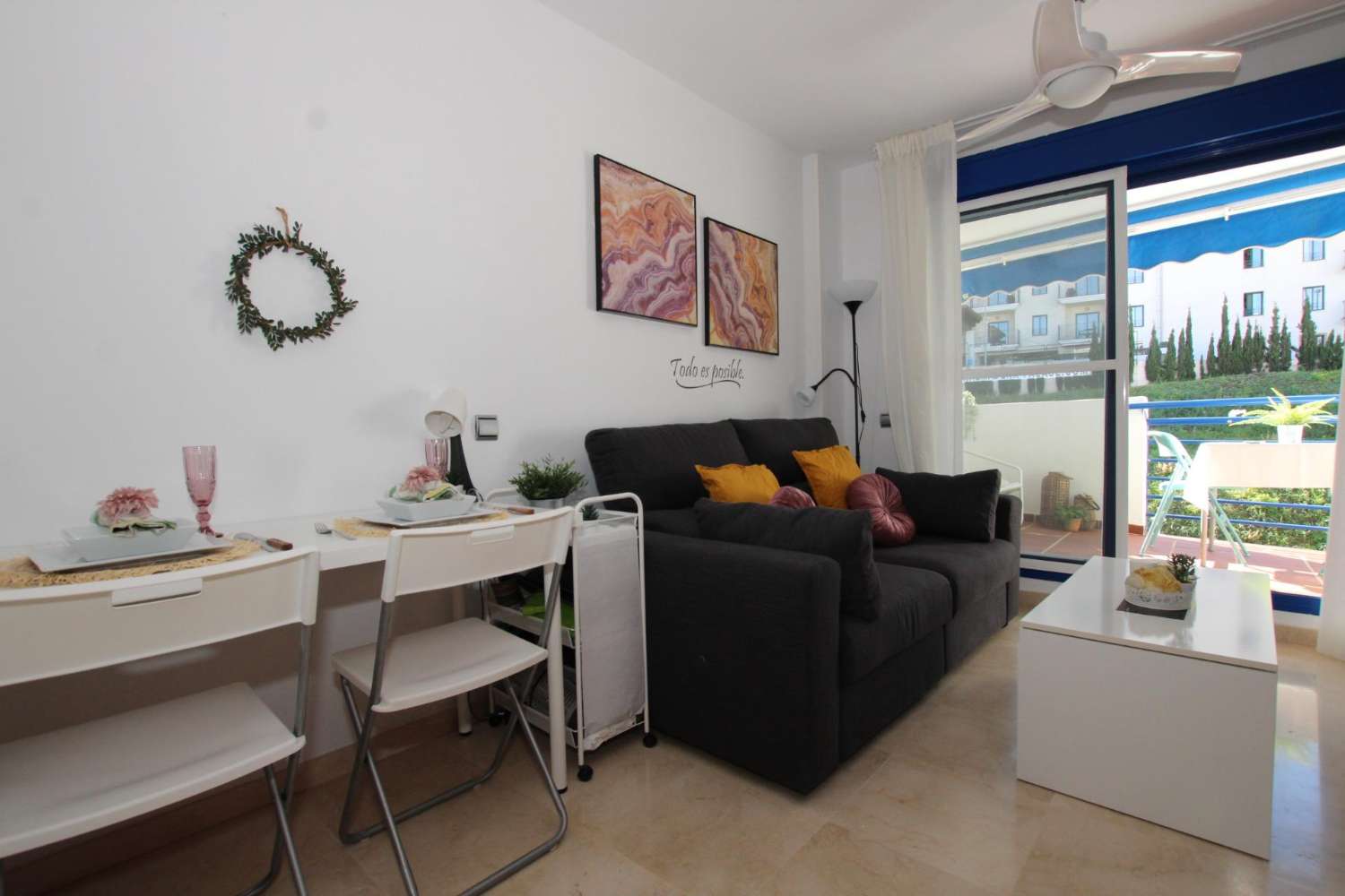 FANTASTIC RENOVATED 1 BEDROOM APARTMENT